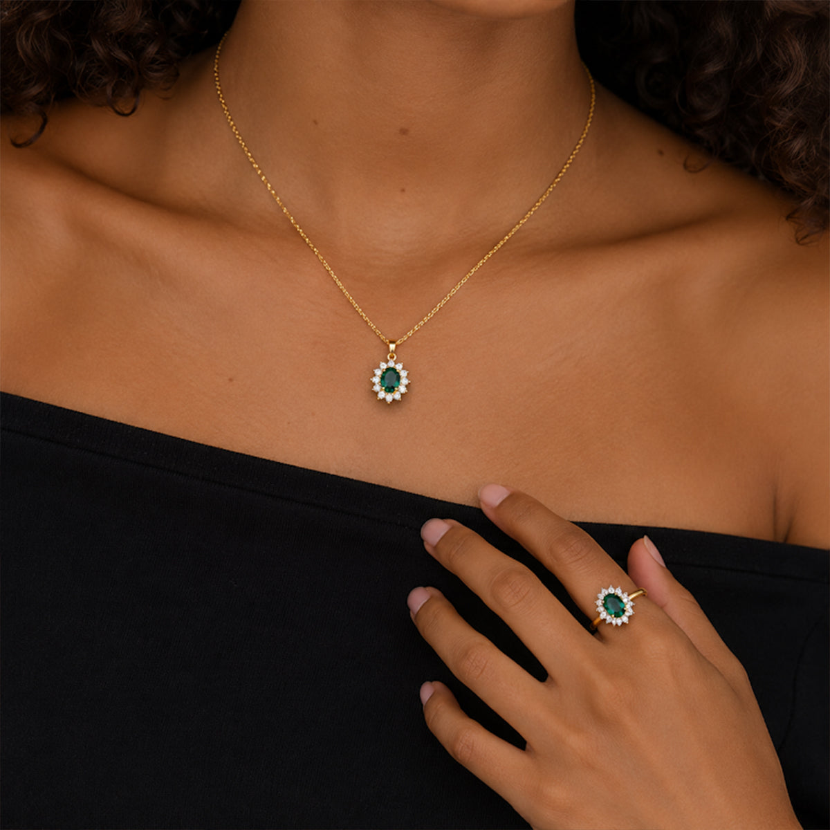 Collana Royal Lady Dorata con Zircone Verde Smeraldo